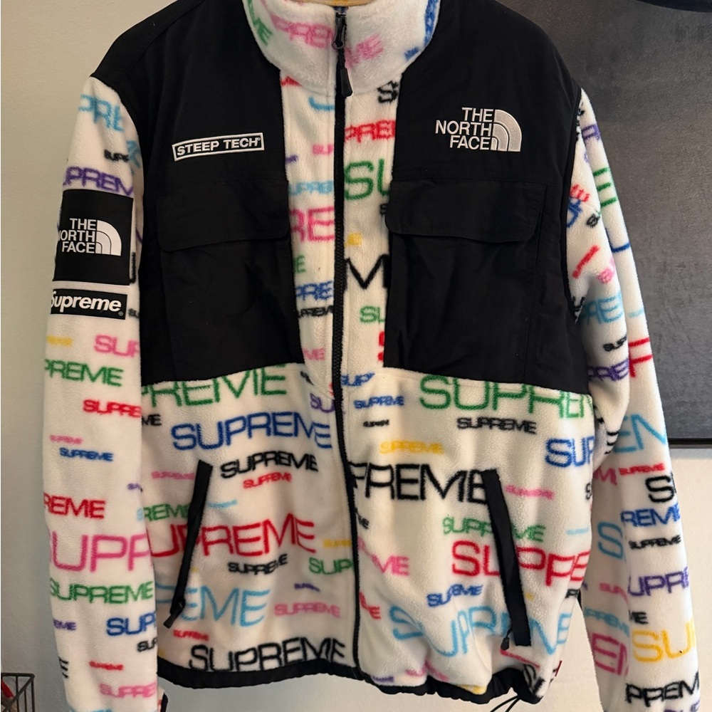 Supreme × The North Face
Supreme / The North Face Steep Tech Fleece Jacket White